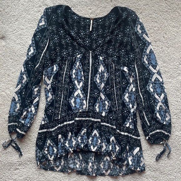 Free People Top - Picture 1 of 4